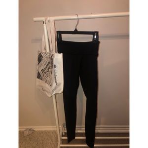 LULULEMON WUNDER UNDER PANTS SIZE 4